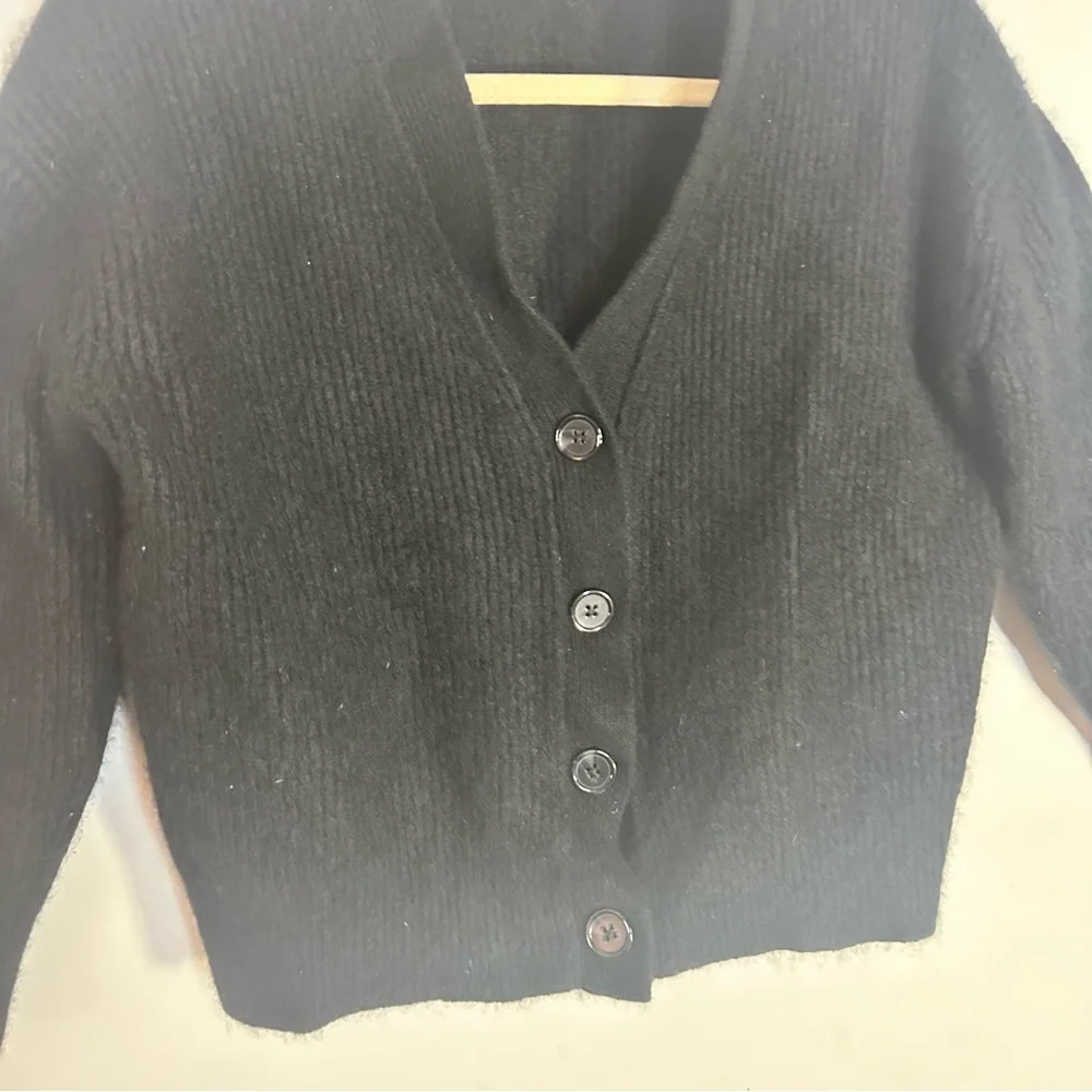 Quince 100% Cashmere Black Button Front Cardigan Sweater S - Picture 2 of 16